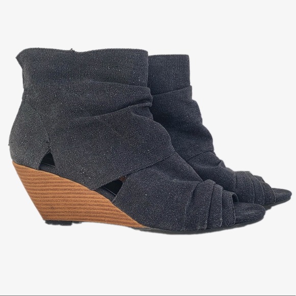 American Eagle Canvas Wedge Open-Toe Bootie - Picture 6 of 14